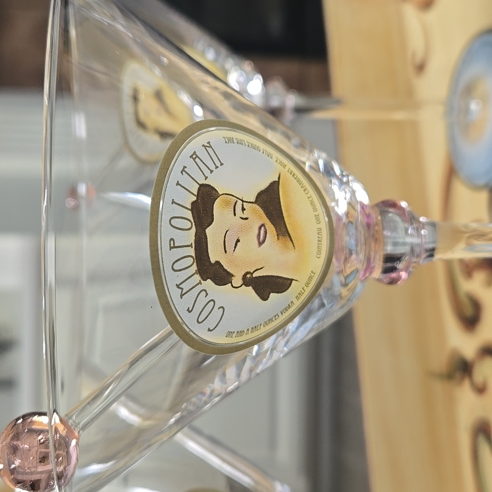 Set of Cosmopolitan Martini Glasses with Cocktail Stirrers- 4 - Picture 2 of 3